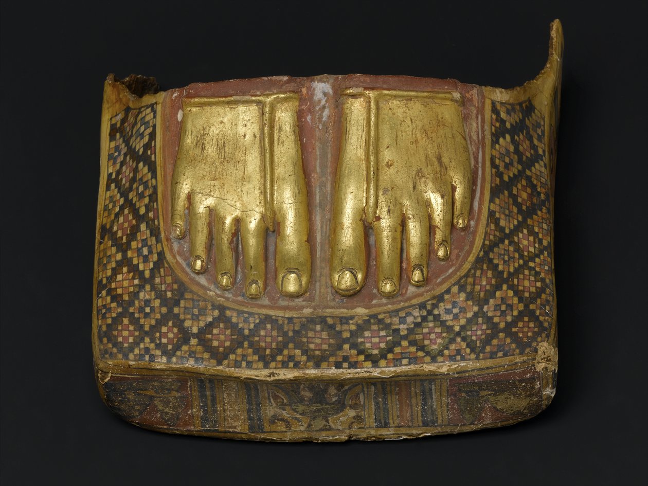 Bir mumyanın ayaklığı (yaldızlı ve boyalı karton kutu) by Roman Period Egyptian