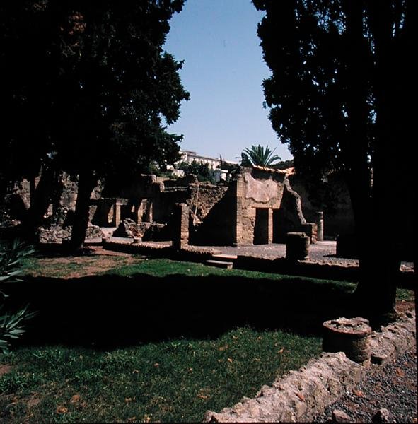 Mücevher Evi by Roman Roman