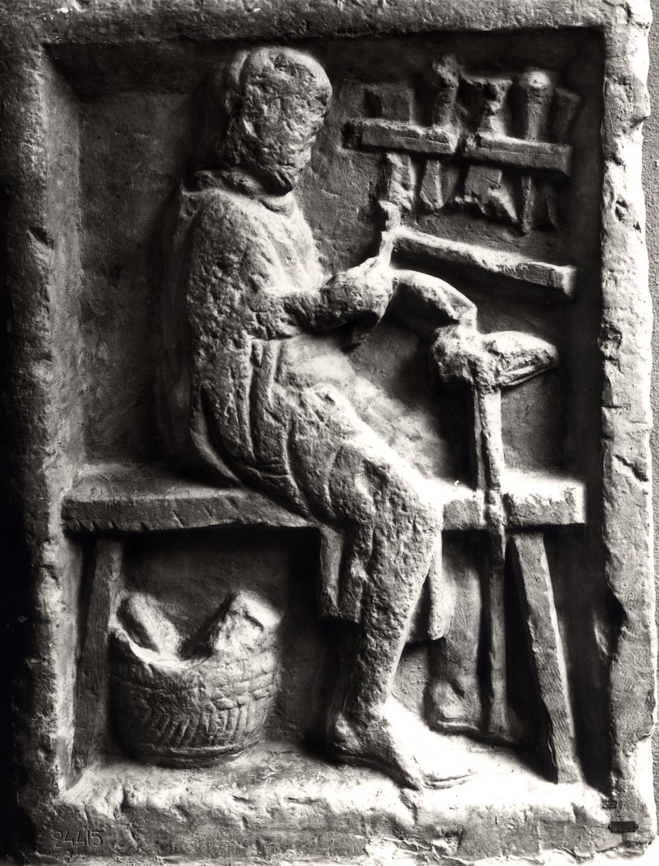 Ayakkabıcı iş başında, bir Roma mezarından kabartma by Roman Roman