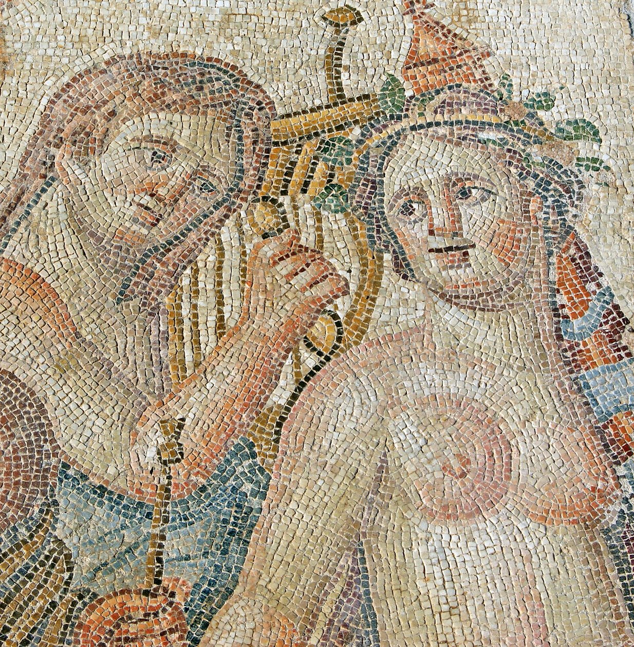 Bir centaur bir Maenad'ı büyülüyor, Dionysos'un Muzaffer Alayı'ndan detay, Aion Evi, Baf, Kıbrıs (mozaik) by Roman