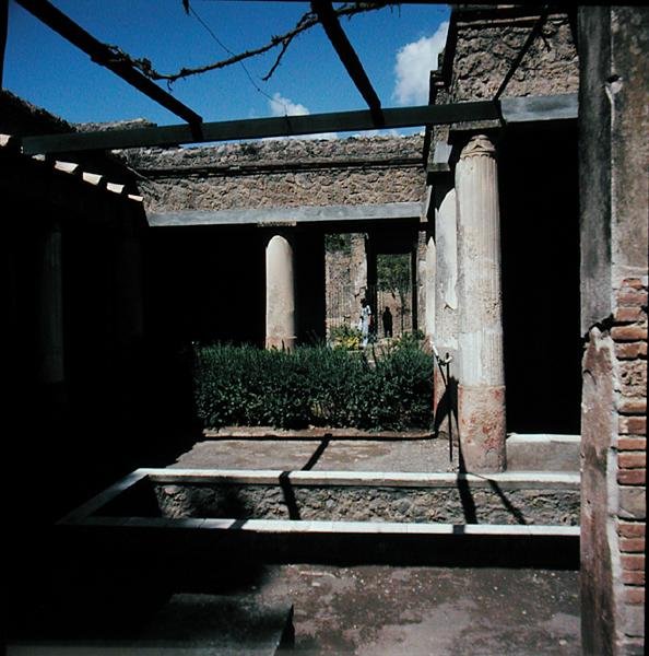 villaya by Roman