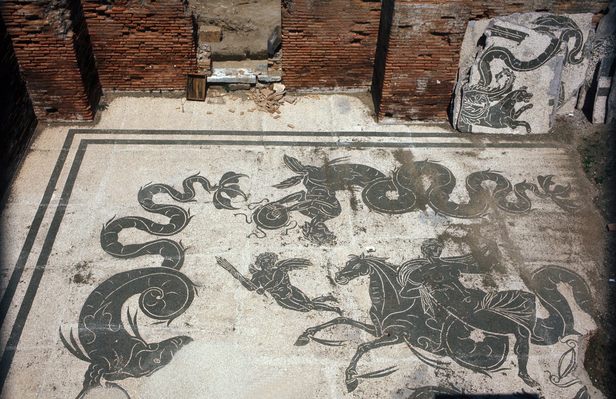 Antik Ostia (Ostia). Place des Corporations. Sabratha Denizciler Şirketi