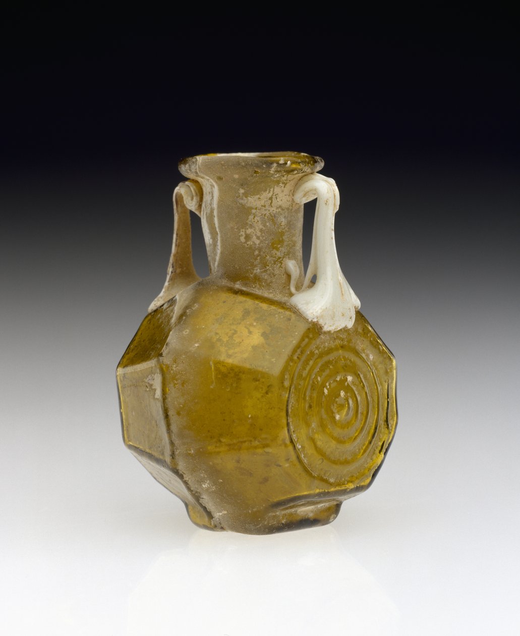 Fıçı Biçimli Şişe, AD 1-100 (cam) by Roman