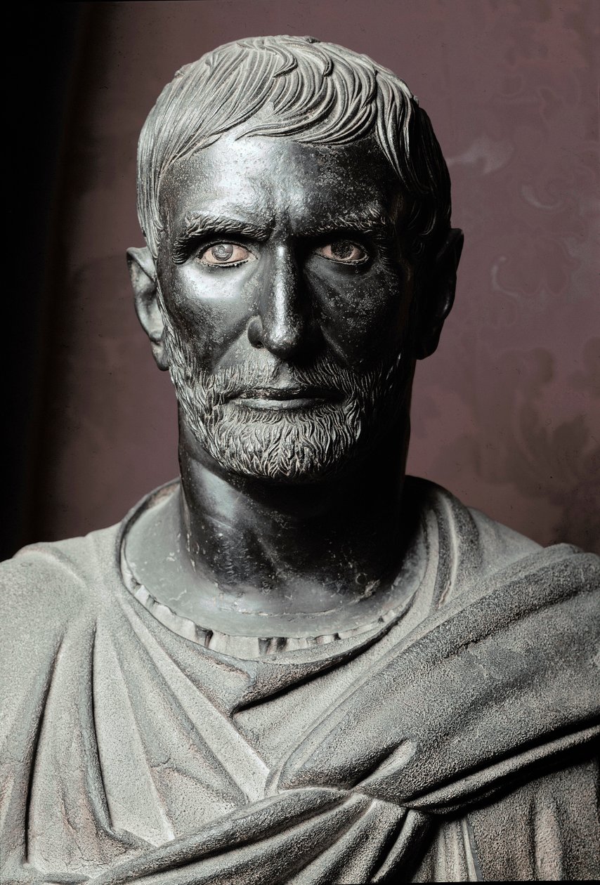 Brutus Büstü (Bruto Capitolino) (Capitolin) - Bronz heykel, MÖ 300, Dim. 79 cm - Roma, Musei Capitolini, Palazzo dei Konservatuarı, Sala dei Trionfi - Capitoline Brutus olarak bilinen Lucius Junius Brutus Büstü - Bronz heykel by Roman