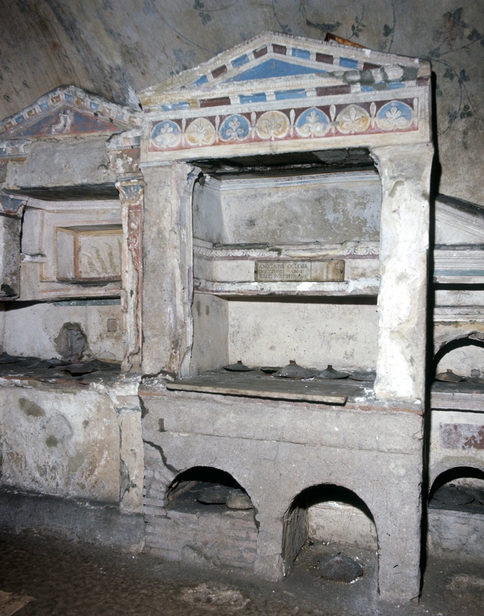 Columbarium - Pomponis Hylax