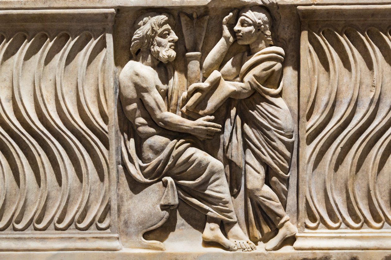 Bir lahit üzerinde dekorasyon, bir filozof ve ilham perisi görüntüsü (mermer) by Roman