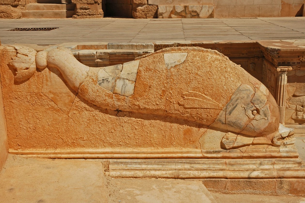 Yunus oymacılığı, Roma tiyatrosunun Proscenium