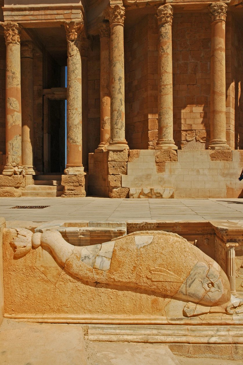 Sahne önünde oyma yunus, Sabratha, Libya, MS 190 dolayları by Roman