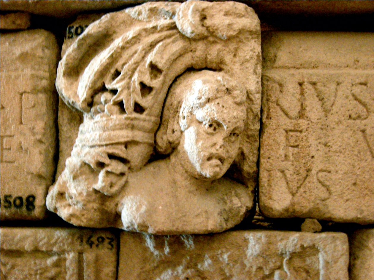 Baş, bir lahit parçası, c.1. yüzyıl by Roman