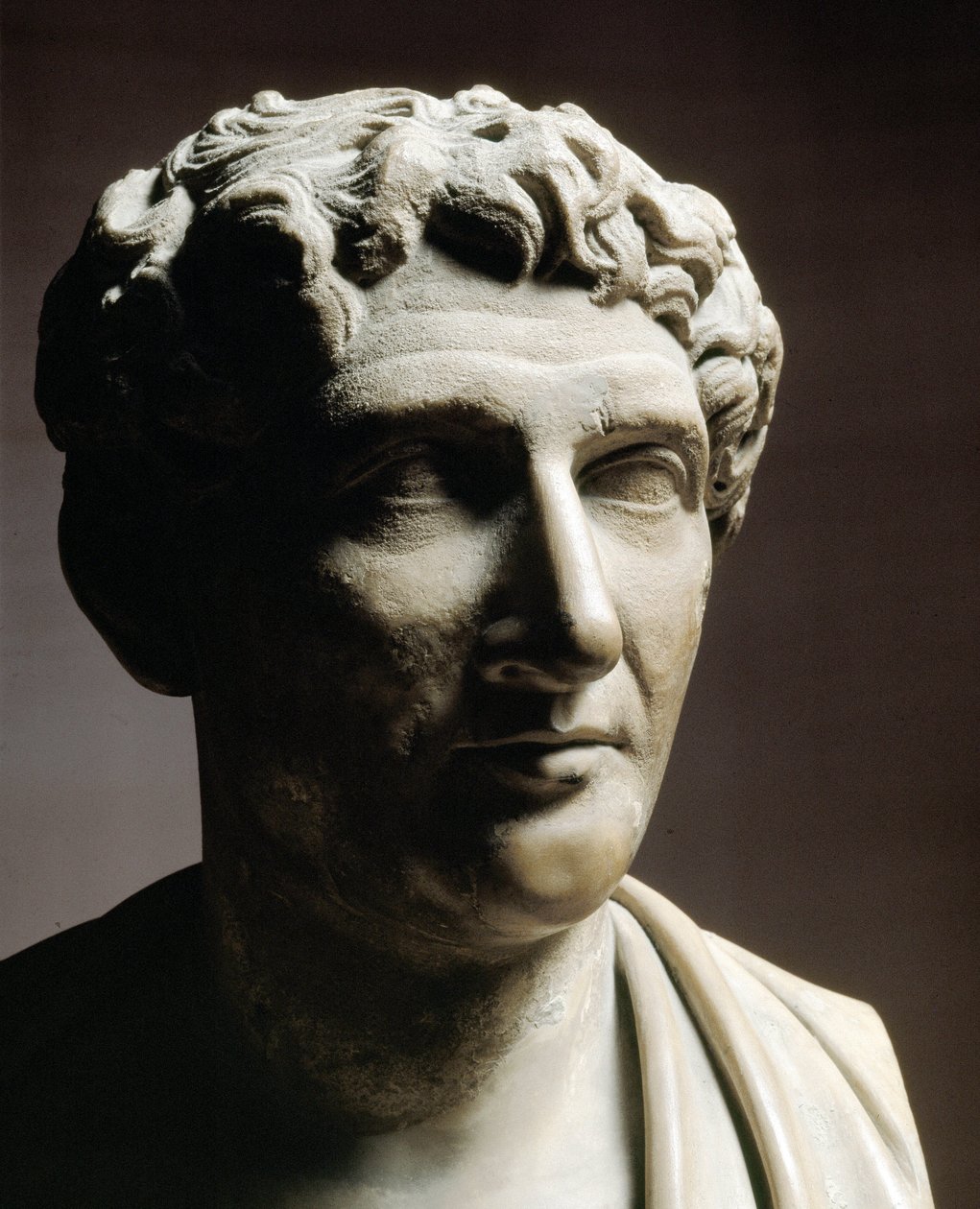 Ovid Başkanı (mermer heykel) by Roman