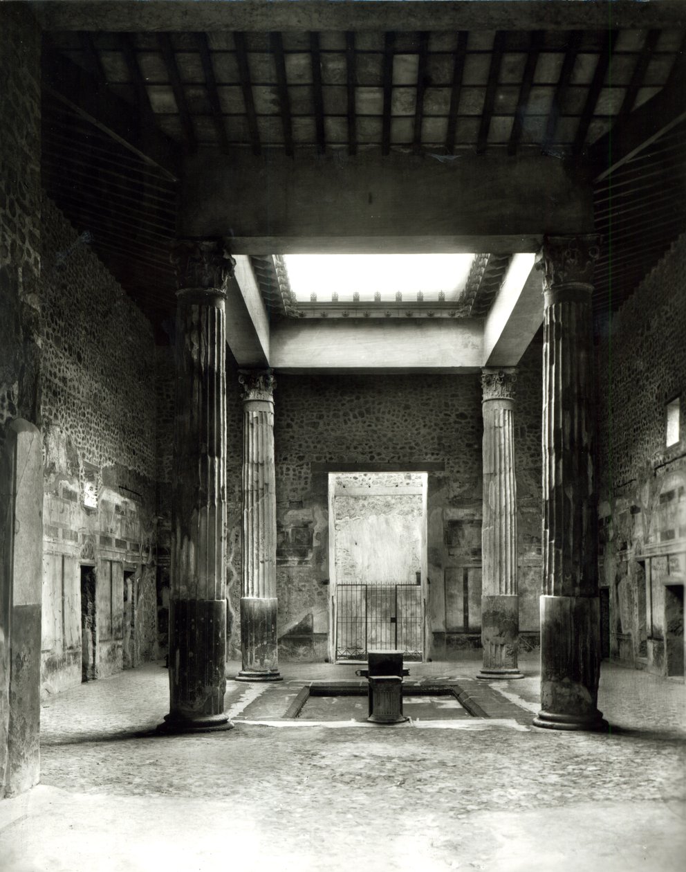 Gümüş Düğünün Evinde Impluvium by Roman