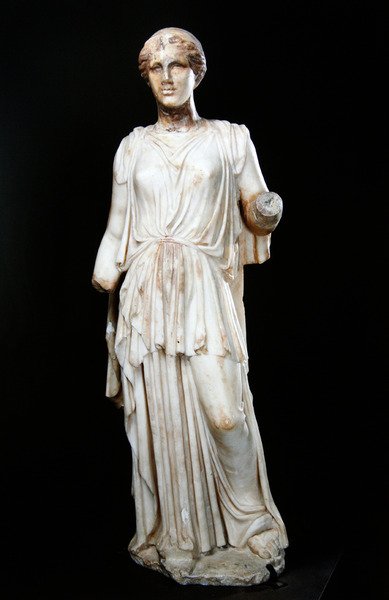 Kore (mermer) by Roman