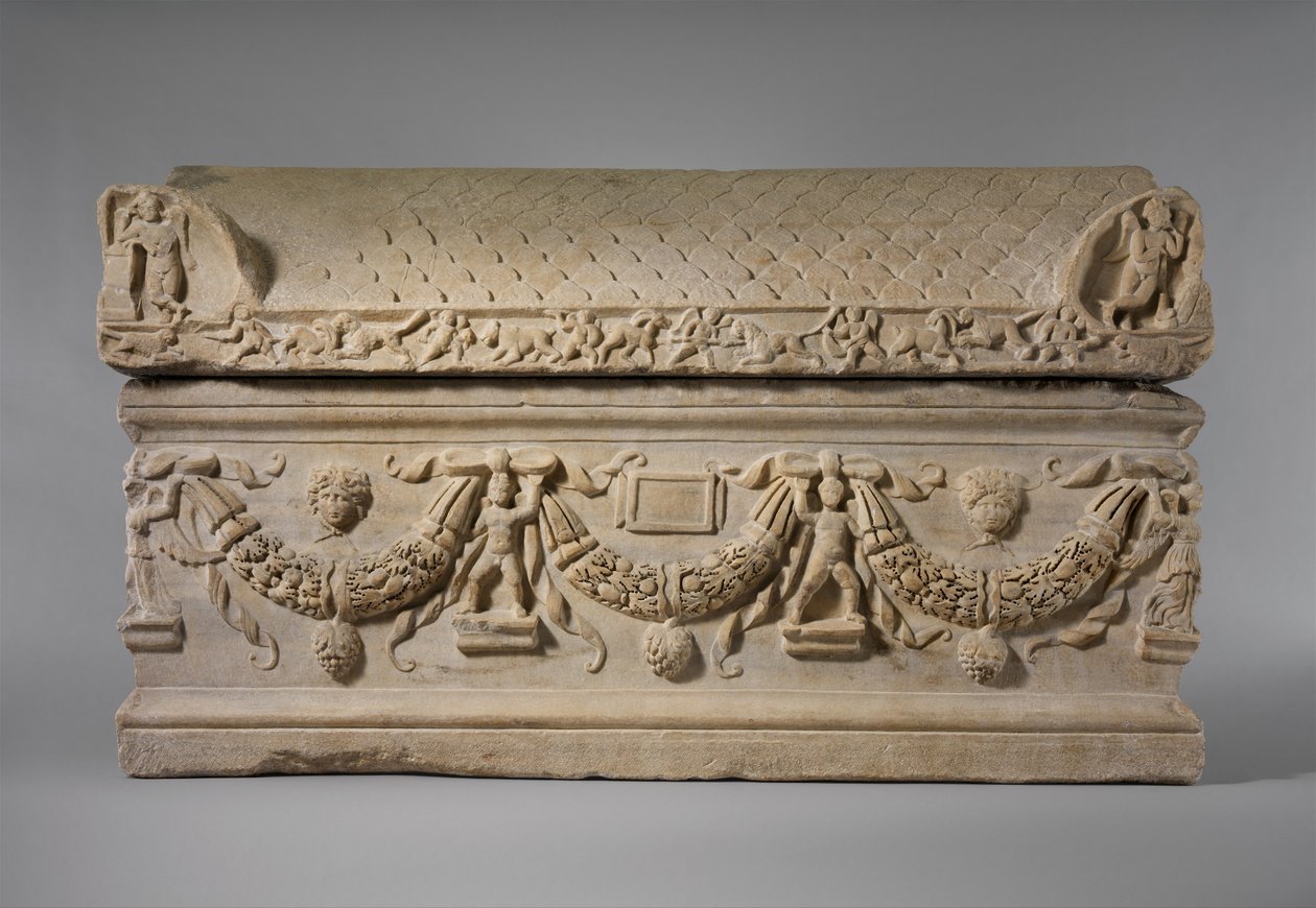 Çelenkli mermer lahit, MS 200–225 dolayları (mermer) by Roman