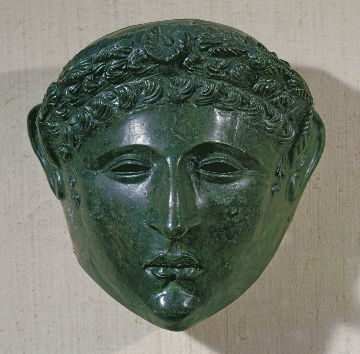 Geçit töreni kaskından maske, Hircova, Romanya