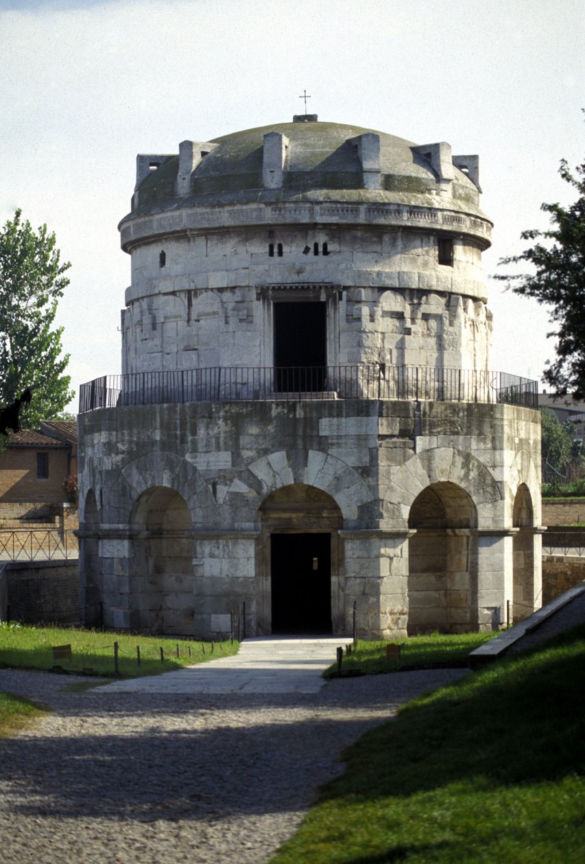 Büyük Theodoric Mozolesi (455 - 526), Ravenna. by Roman