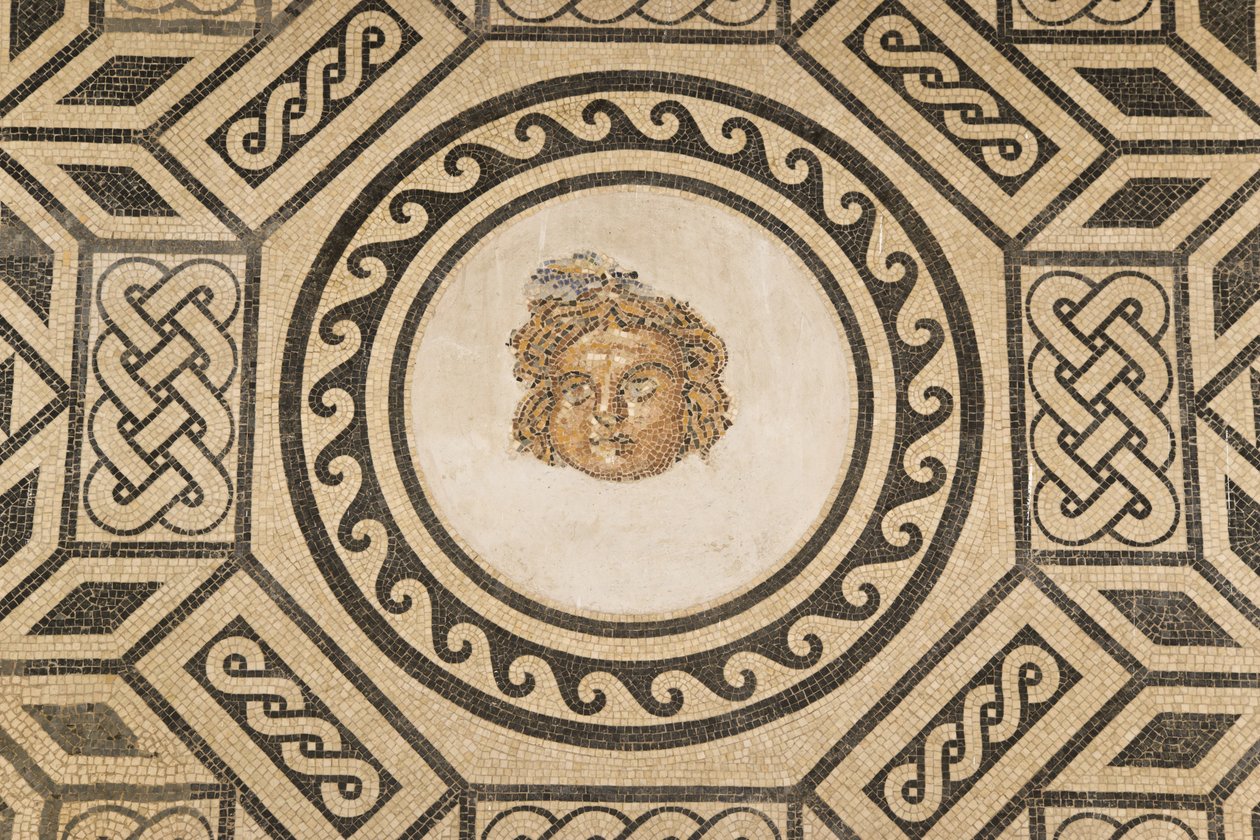 Medusa Mozaiği, Hıristiyan Kralların Alcazar