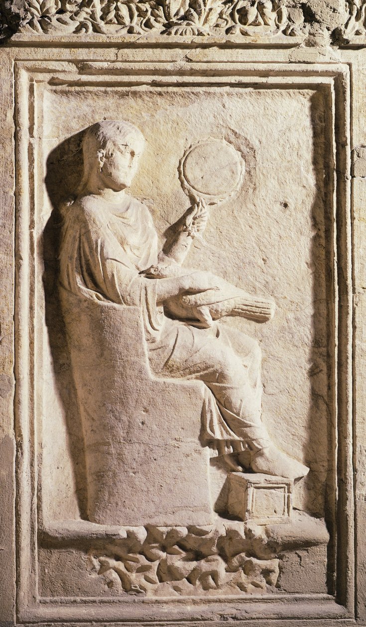 Romalı bir bayanı aynalı (taş) tasvir eden rölyef by Roman