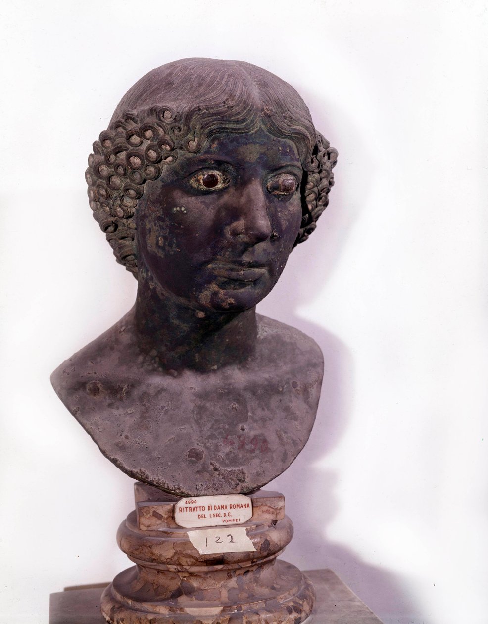 Antik Roma: Pompei'den Romalı bayanın büstü (MS 1. yüzyıl). by Roman