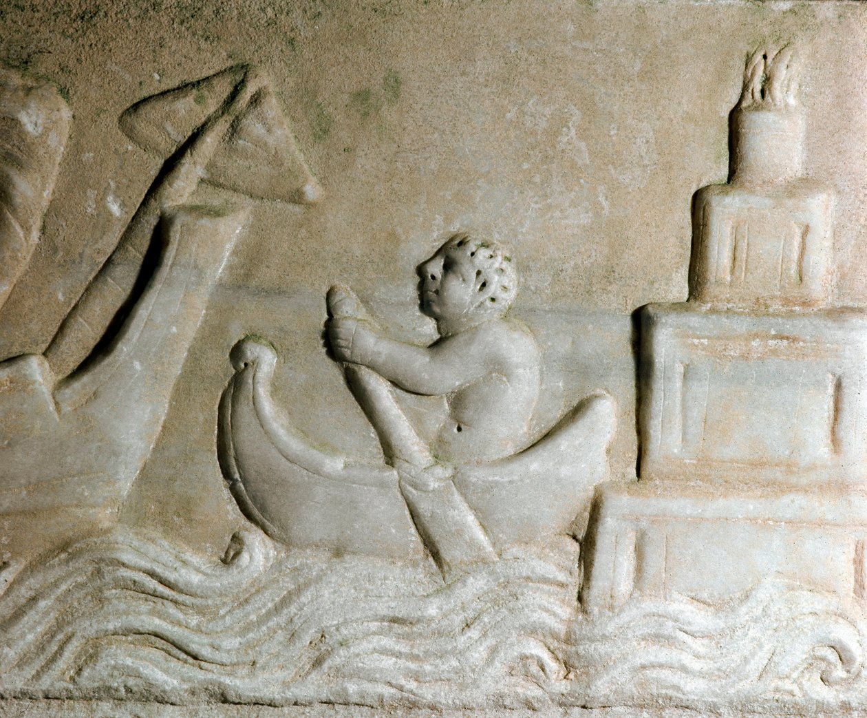 Roma sanatı: “” Ostia (Ostia) limanında bir gemiye rehberlik eden bir denizci, şehrin deniz feneri görünür”” MS 1. yüzyıldan bir kabartma detayı. Ostia, Museo Ostiense by Roman