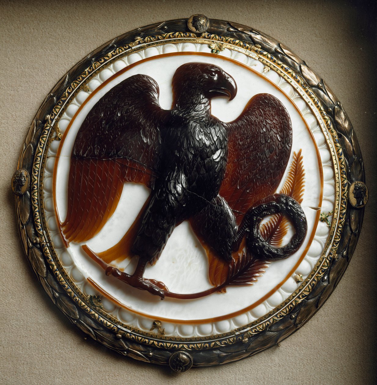 Roma sanatı: Kameo, İmparator Augustus (Caius Julius Caesar Octavianus Augustus) (M.Ö. 27 M.Ö. Viyana Sanat Tarihi Müzesi by Roman