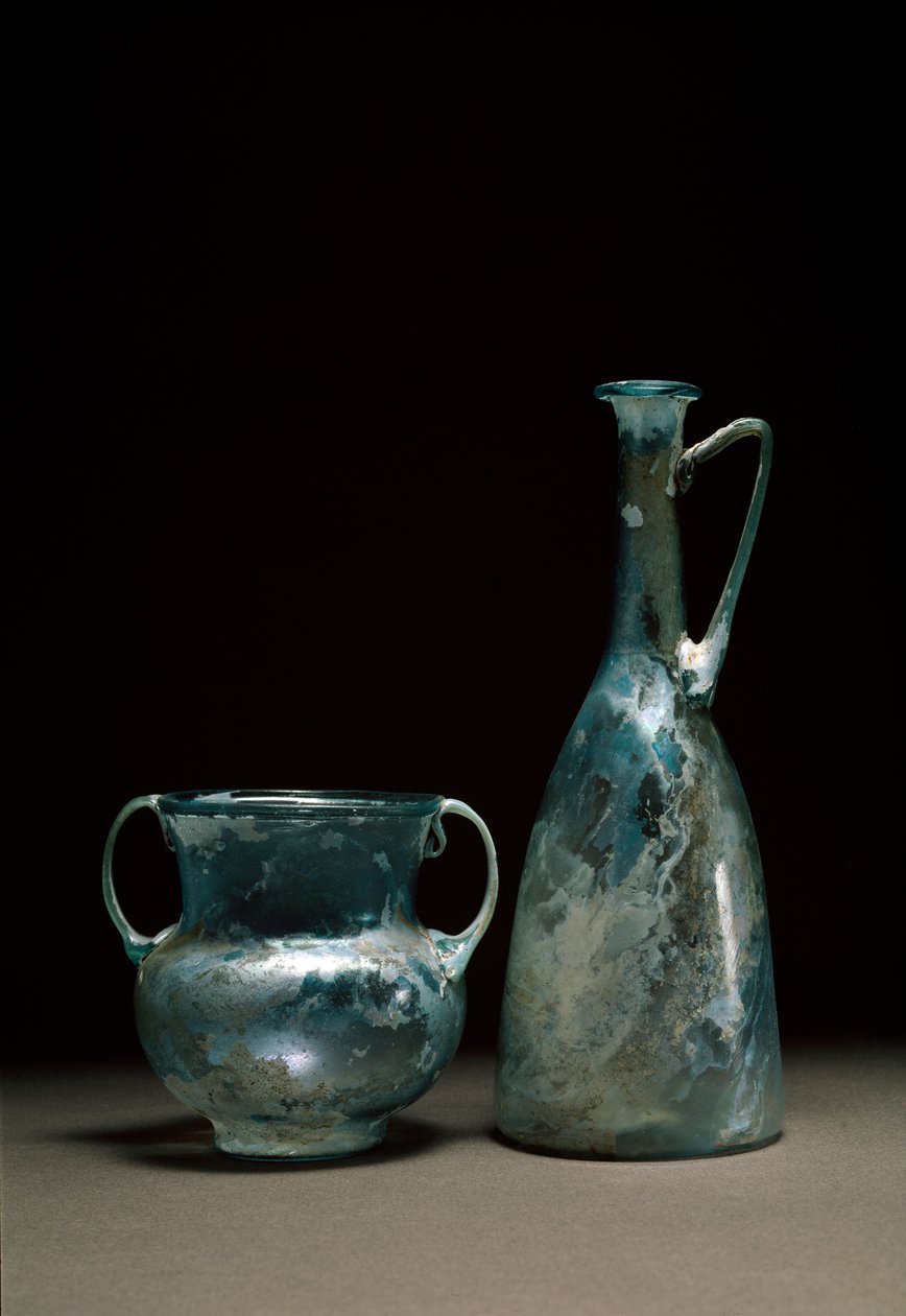 Roma sanatı: cam şişeler. MS 1. ve 2. yüzyıl. Museo Nacional de Arte Romano Madrid by Roman