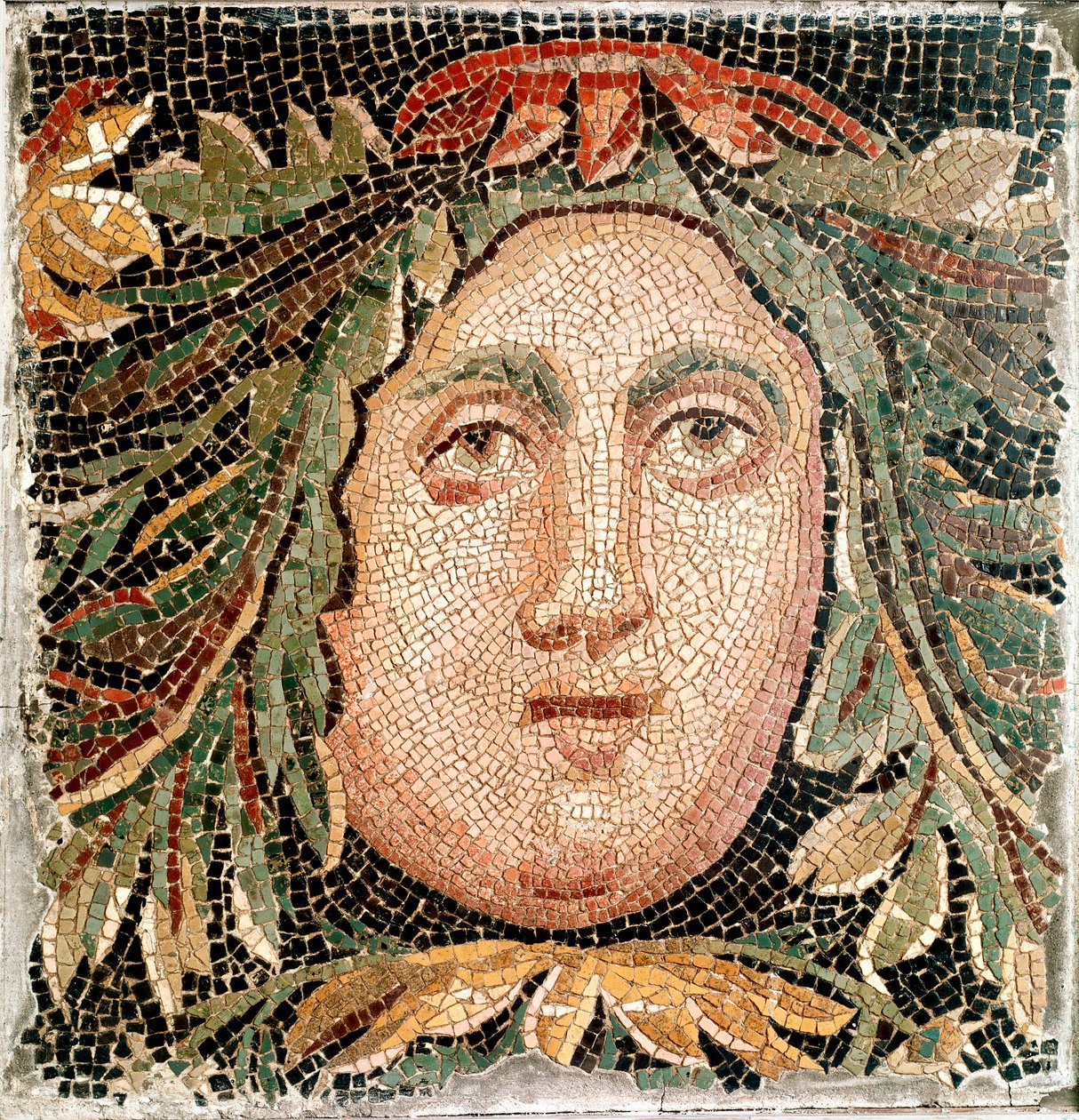 Roma sanatı: bir deniz tanrısının başını temsil eden mozaik. MS 3. yüzyıl. Roma, Ulusal Roma Müzesi - Roma Sanatı. Deniz Kutsallığı. Mozaik, MS 3. yy. Ulusal Roma Müzesi, Roma, İtalya - Roma Sanatı. Mozaik, MS 3. yy. Ulusal Müze Roma by Roman
