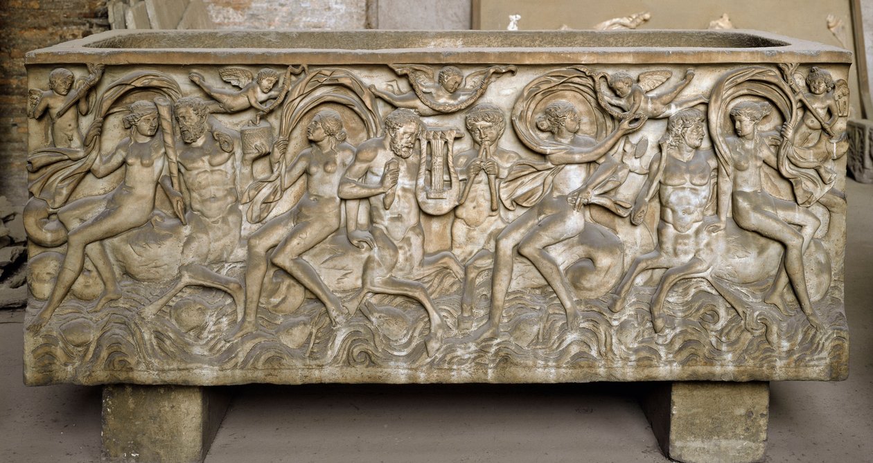 Roma sanatı: lahit, dans eden ve müzik çalan centaurların bir kortejini temsil eden alçak kabartmaları süslüyor. 3. yüzyılın sonu. Museo Nazionale Romano (o delle Terme), Roma by Roman