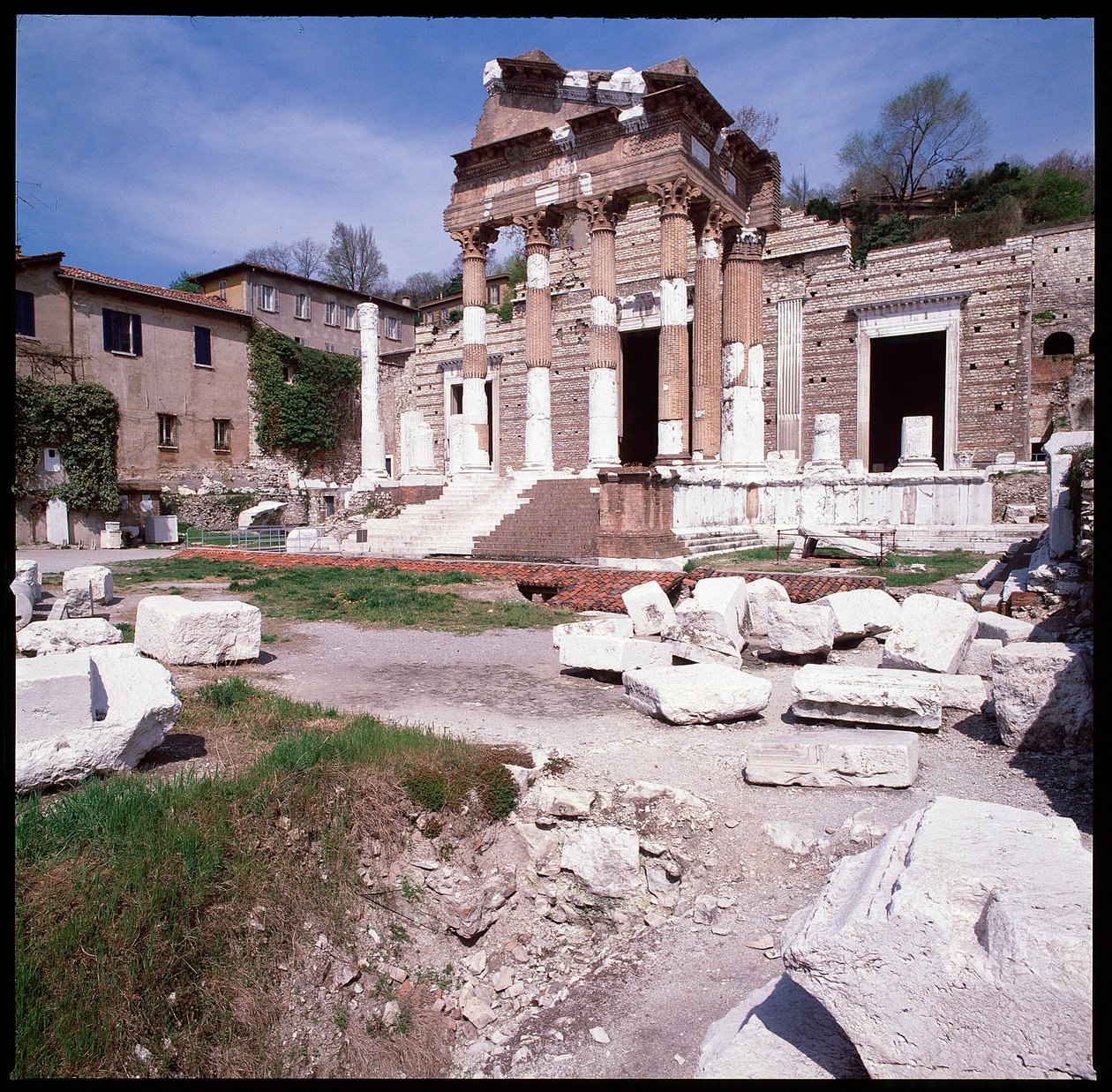 Roma sanatı: başkentin görünümü (capitolium), MS 73, Brescia İtalya by Roman
