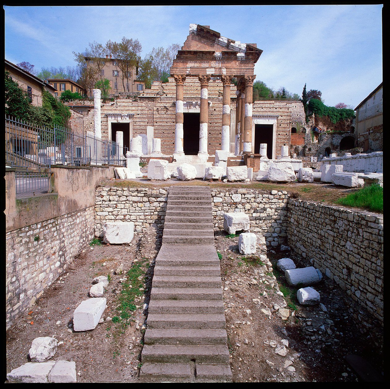 Roma sanatı: başkentin görünümü (capitolium), MS 73, Brescia İtalya by Roman
