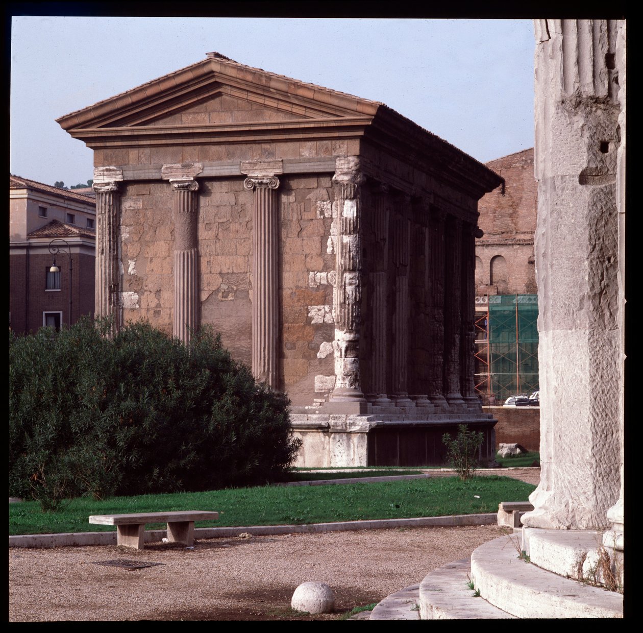 Roma sanatı: Portunus Tapınağı (erkekçe servet tapınağı), Boarium Forum arkeolojik alanı, MS 70-80, Roma, İtalya (Roma sanatı: Fortuna Virilis Tapınağı (Portunus) Roma