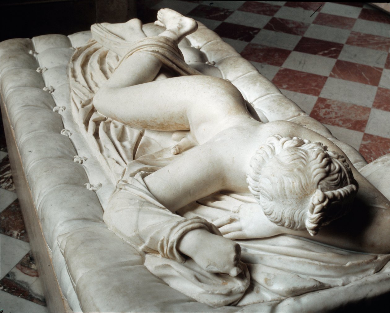 Uyuyan Hermafrodit (mermer heykel, MÖ 2. yy) by Roman