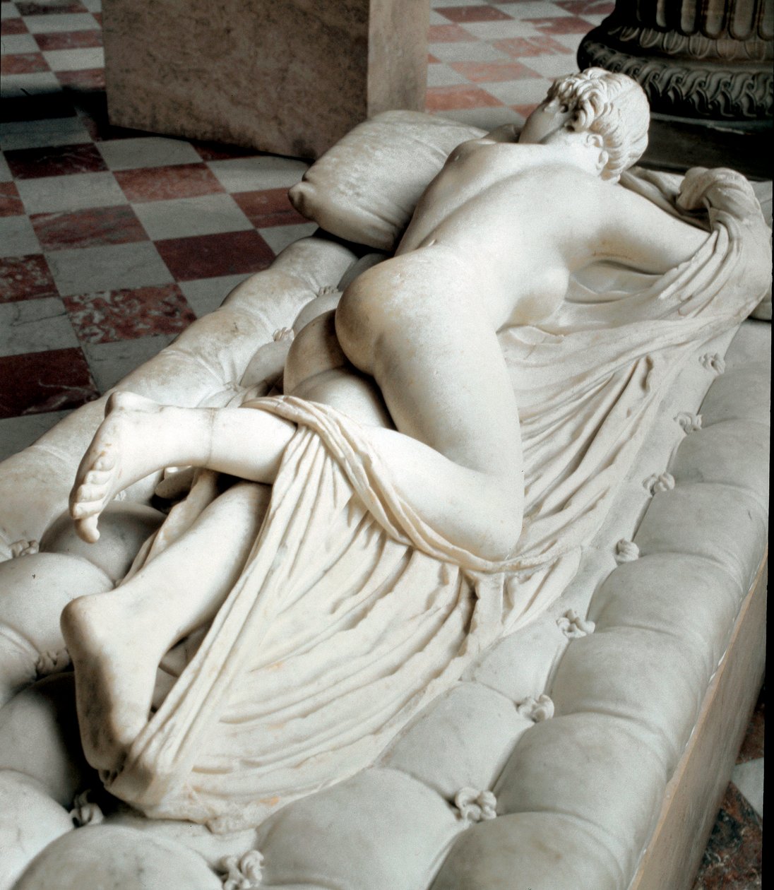 Uyuyan Hermafrodit (mermer heykel, MÖ 2. yy) by Roman