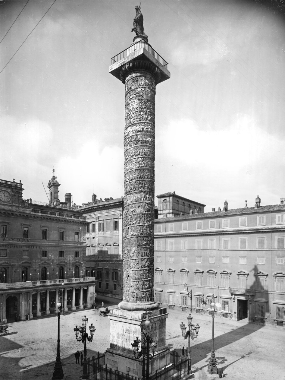 Marcus Aurelius Sütunu, MS 180-196 (mermer) (s/b fotoğraf) by Roman
