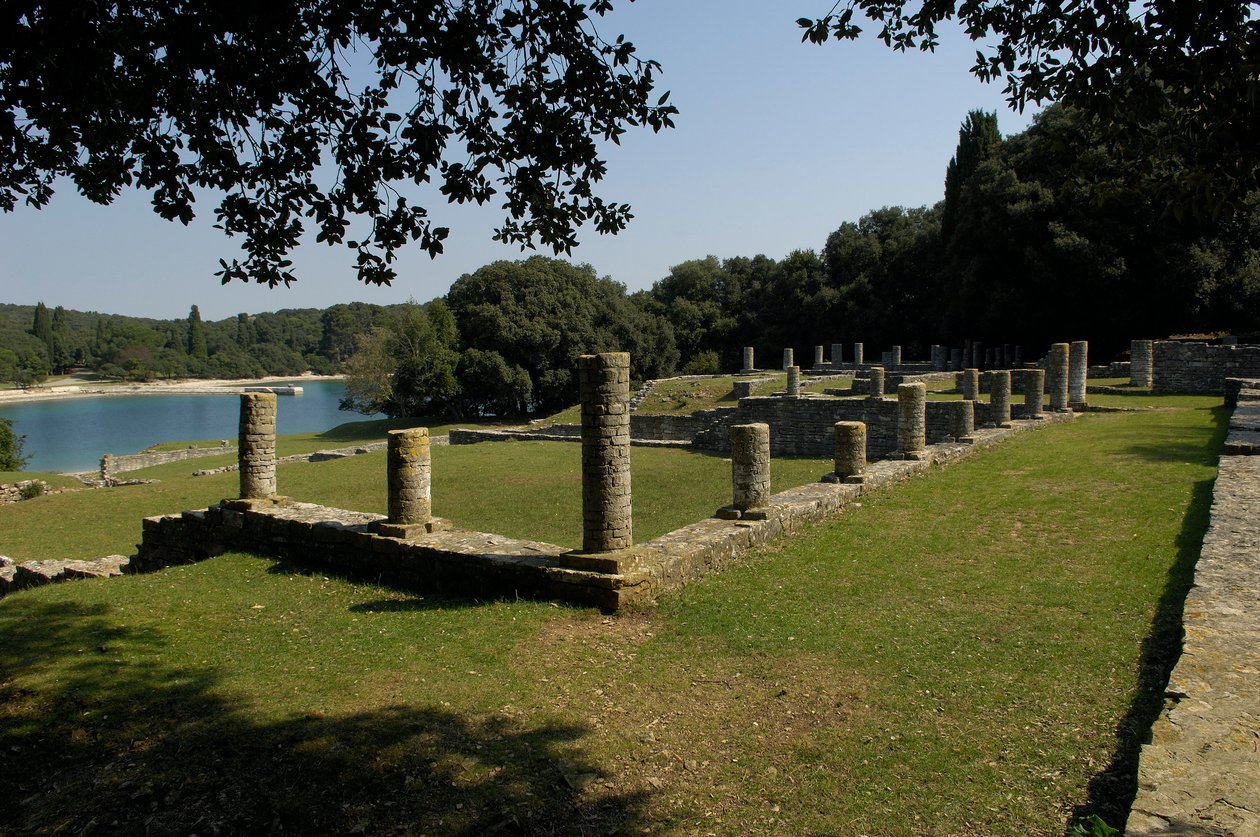 Verige Körfezi'ndeki Roma villası, Brijuni, Hırvatistan by Roman