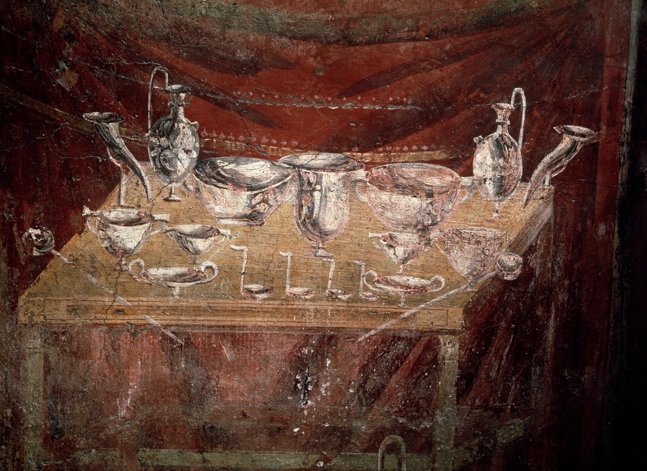 Gümüş tabaklarla kaplı bir masanın görünümü (fresk by Roman