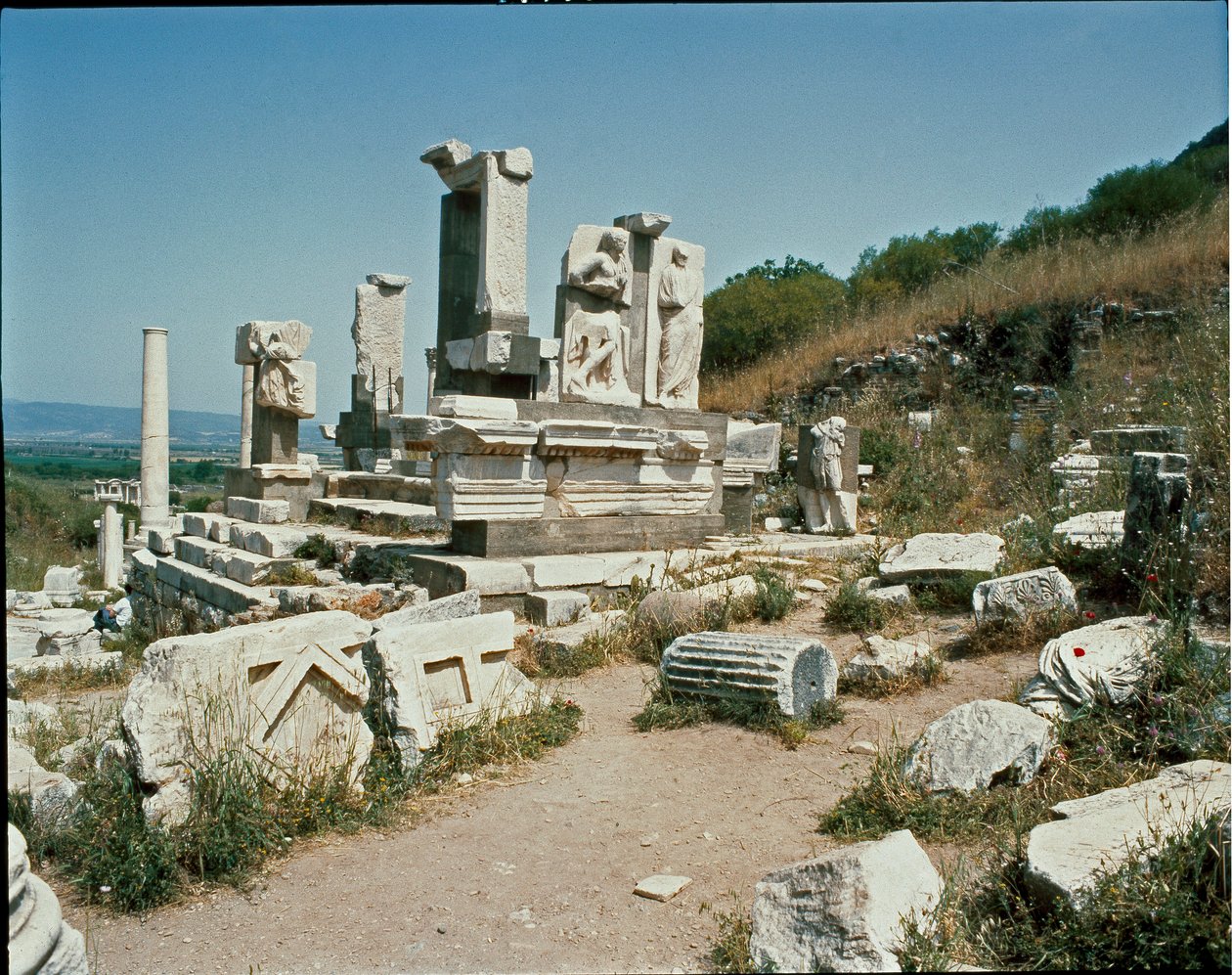 Memmius anıtının görünümü by Roman