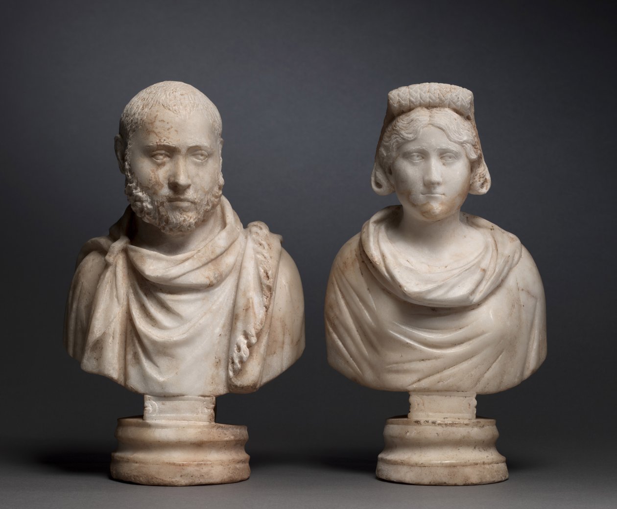 Aristokrat Bir Adamın Portre Büstü ve Aristokrat Bir Kadının Portre Büstü, 280-290 by Roman Imperial Period