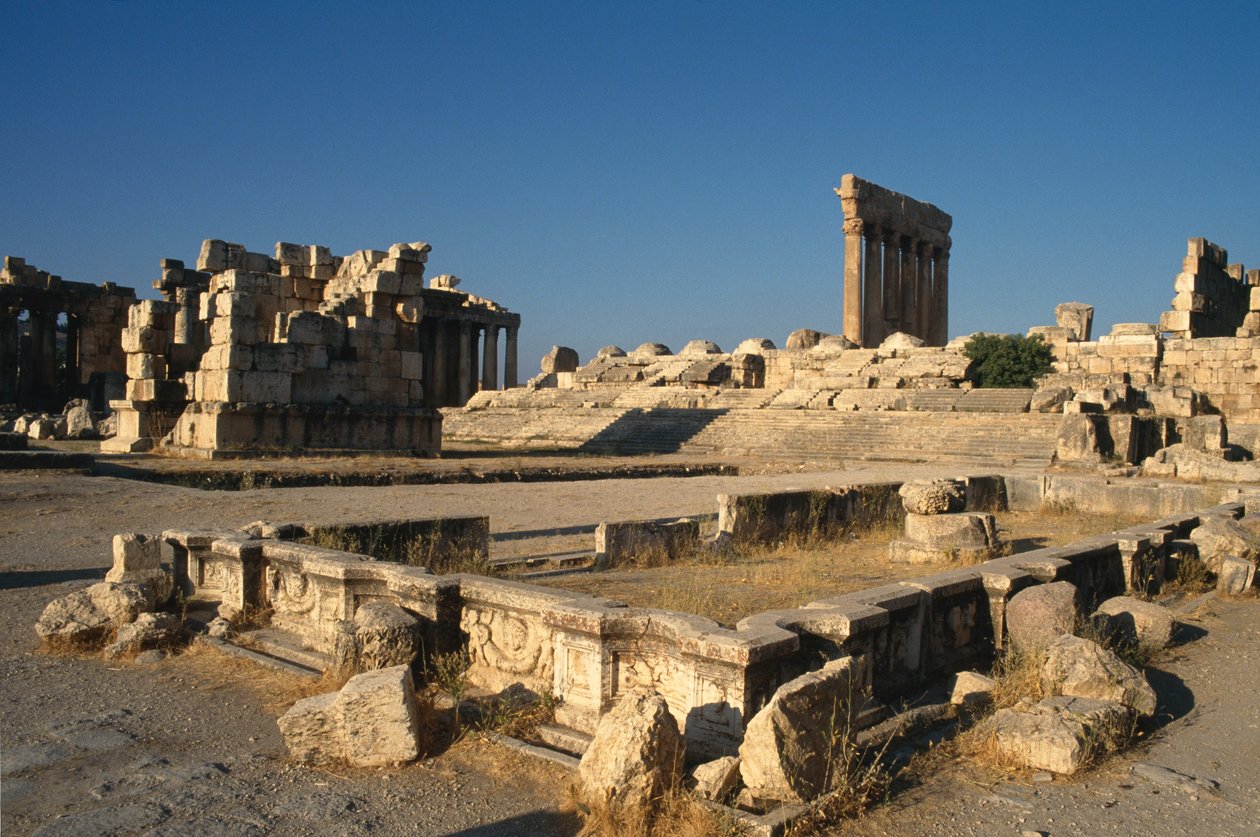 Jüpiter Heliopolitanus Tapınağı, Büyük Avlu, Yüksek İmparatorluk Dönemi (M.Ö. 27-395) by Roman Imperial Period
