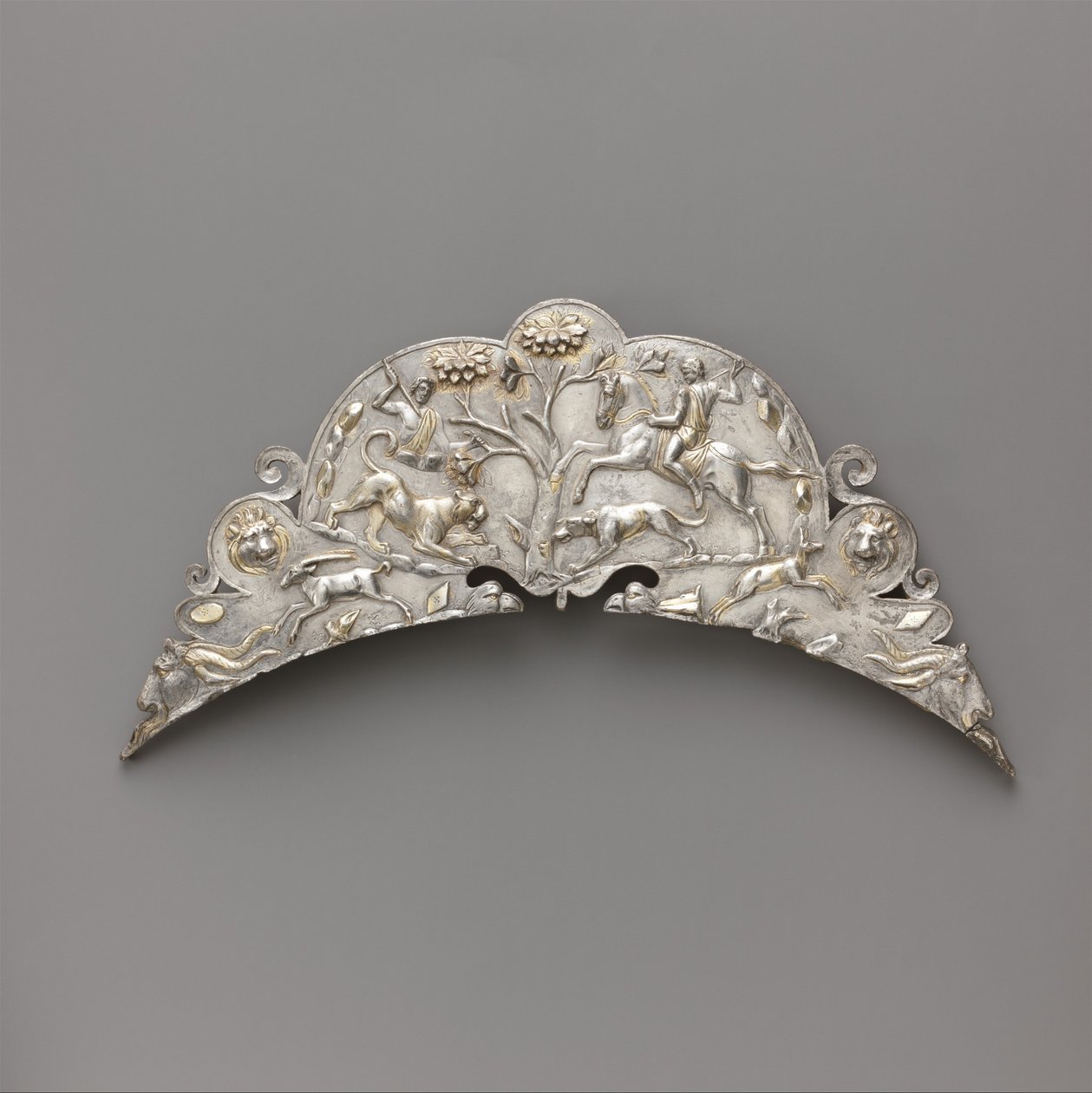 Büyük bir tabağın gümüş sapı, MS 2.-erken 3. yüzyıl (gümüş ve altın) by Roman Imperial Period