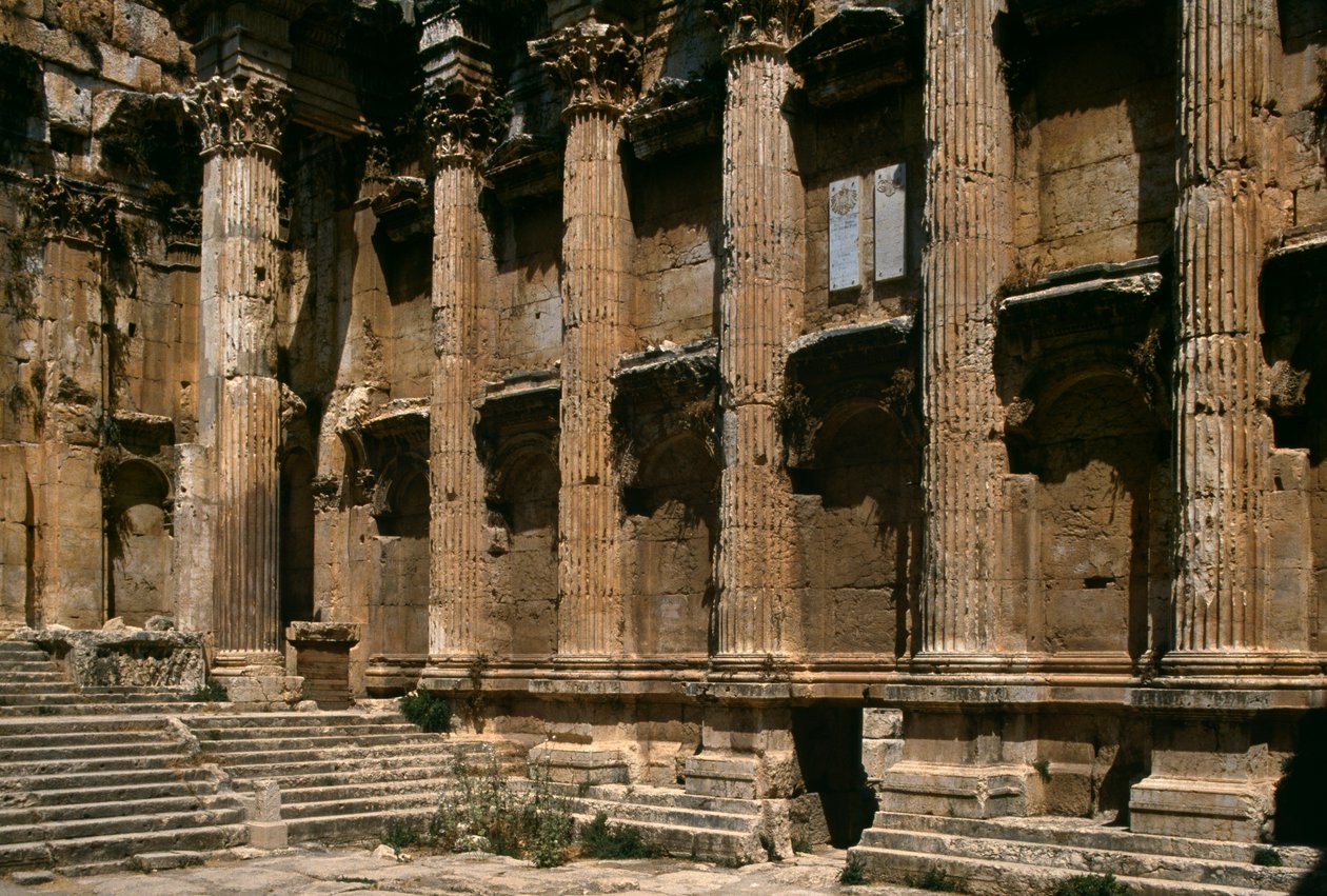 Bacchus Tapınağı, detay, Yüksek İmparatorluk Dönemi (MÖ 27-395) by Roman Imperial Period