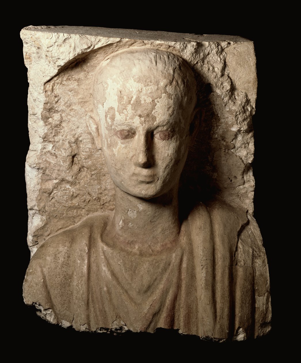Genç bir çocuğun üst gövdesiyle oyulmuş bir anıttan parça, Kıpti Dönemi, MS 300 dolayları (kireçtaşı) by Roman Period Egyptian