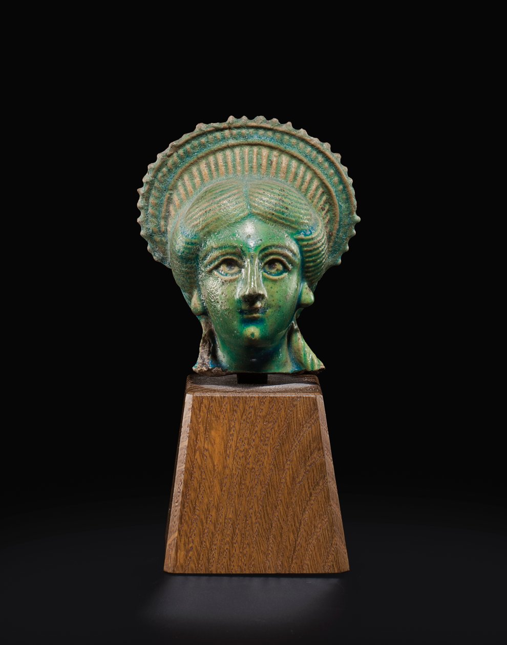 İsis-Afrodit Başkanı, MS 1. - 2. yüzyıl (fayans) by Roman Period Egyptian