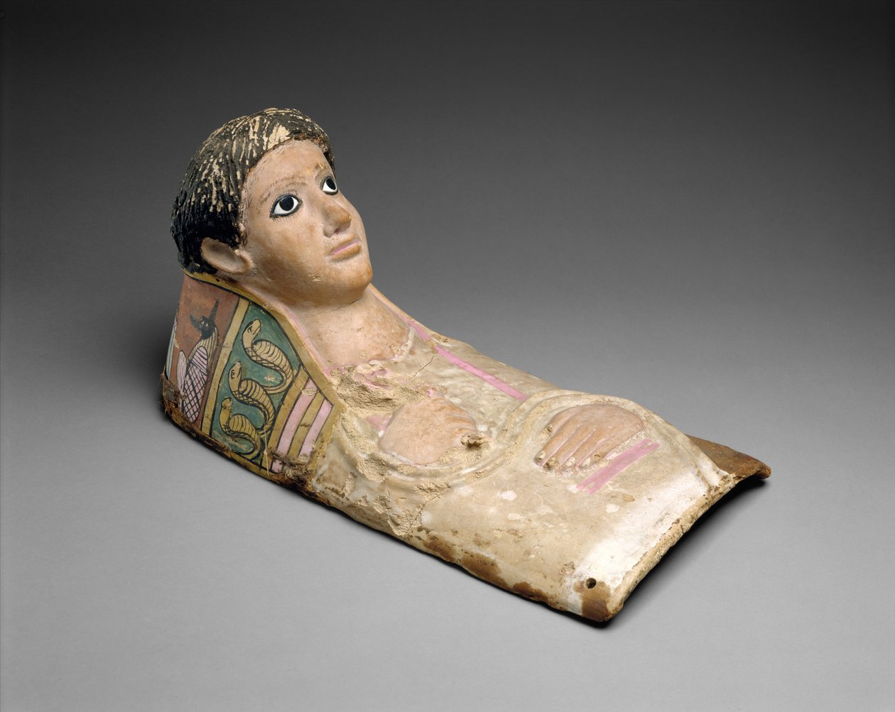 Bir Gençliğin Alçı Portre Maskesi, MS 140–190 dolayları (alçı, keten, boya, lapis lazuli, cam) by Roman Period Egyptian