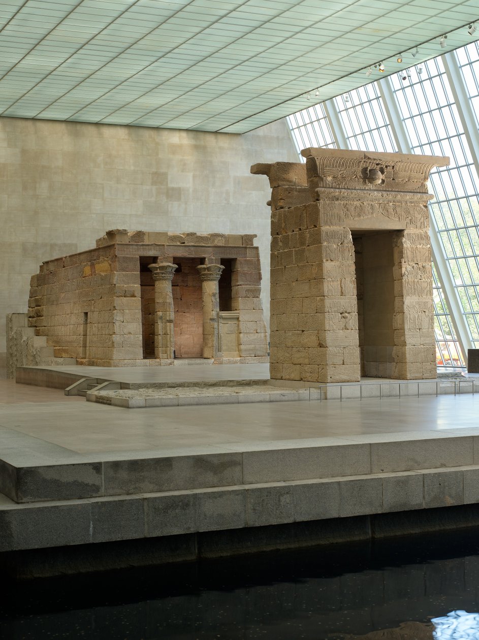Dendur Tapınağı, yaklaşık MÖ 10 (eolian kumtaşı) by Roman Period Egyptian