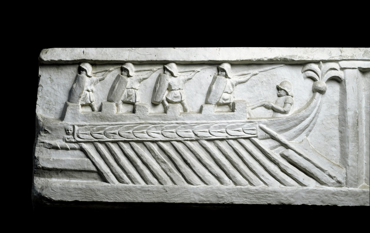 Bir savaş gemisi (alçak kabartma) by Roman Roman