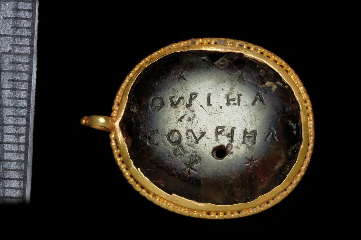 Büyülü kolye, MS 3. - 4. yüzyıl (altın ve kediotu) by Roman Roman