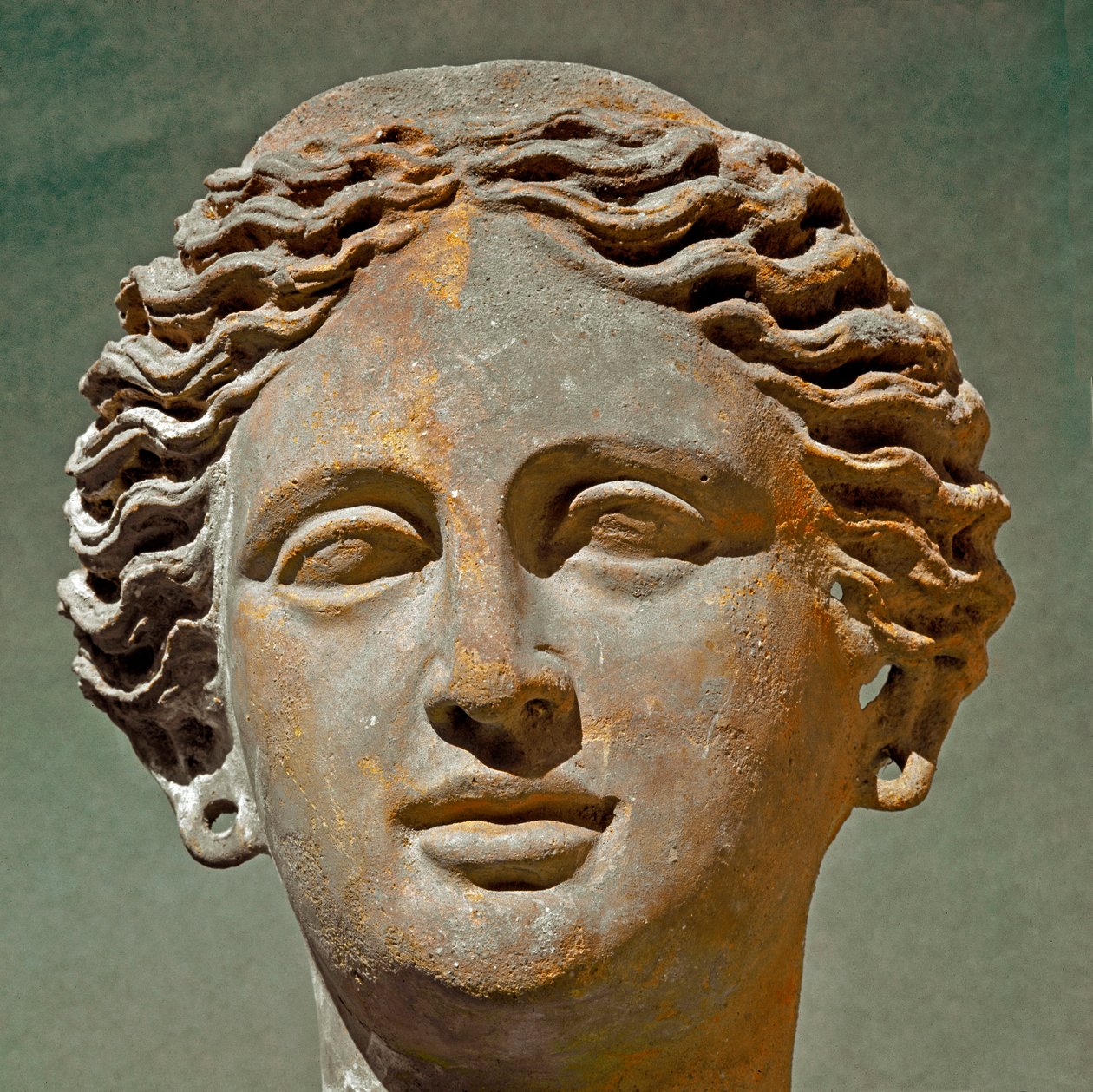 Roma sanatı: bir kadının portresi. Cumhuriyet döneminden pişmiş toprak heykel. MÖ 6.-1.yy. Cagliari, Ulusal Arkeoloji Müzesi, Sardunya İtalya by Roman Roman