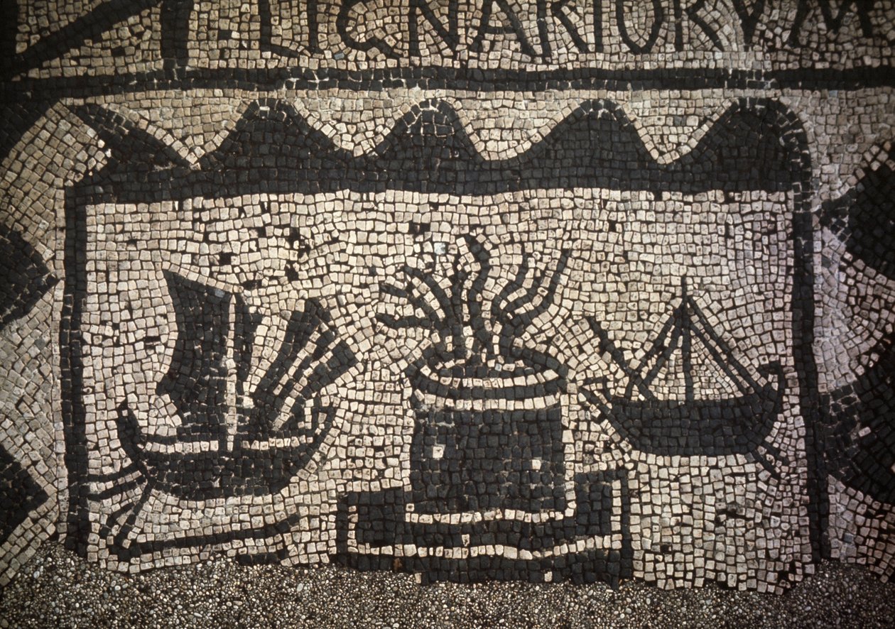 Roma tüccar deniz ve deniz feneri, antik Ostia (Ostia), Piazza delle Corporazioni. by Roman Roman
