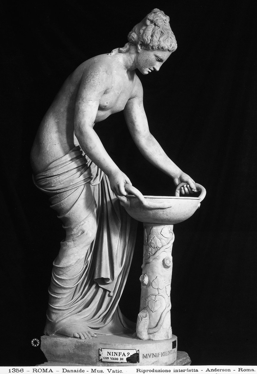Danaide (mermer) tasvir eden heykel by Roman Roman