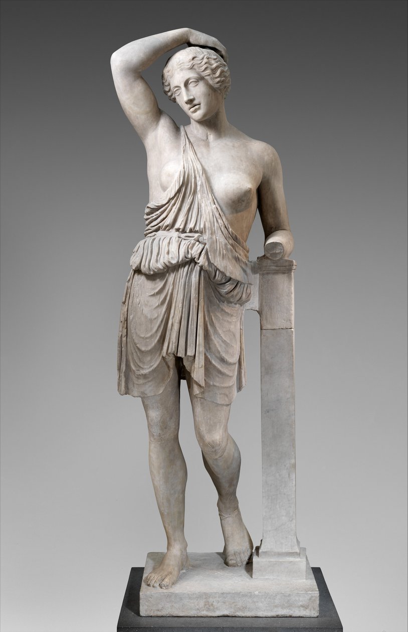 Yaralı bir Amazon heykeli by Roman Roman